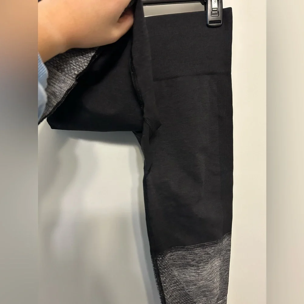 Like New Lululemon Seamlessly Street Crop
